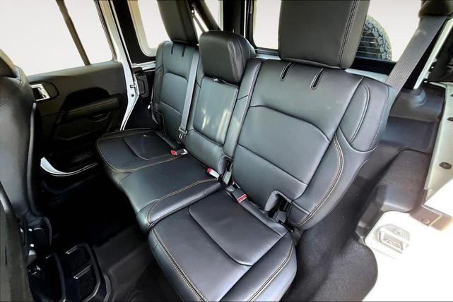 Photo of 2025 Bright White Clearcoat Jeep Wrangler