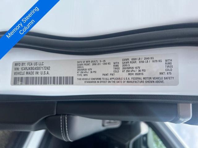 Photo of 2025 Bright White Clearcoat Jeep Grand Cherokee L