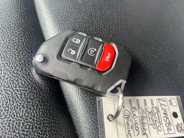 Photo of 2020 Granite Crystal Metallic Clearcoat Jeep Gladiator