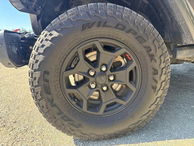 Photo of 2020 Granite Crystal Metallic Clearcoat Jeep Gladiator