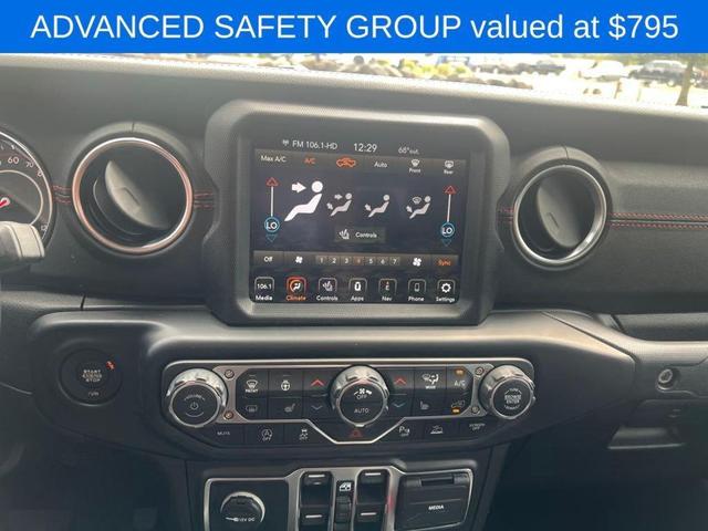 Photo of 2020 Granite Crystal Metallic Clearcoat Jeep Gladiator