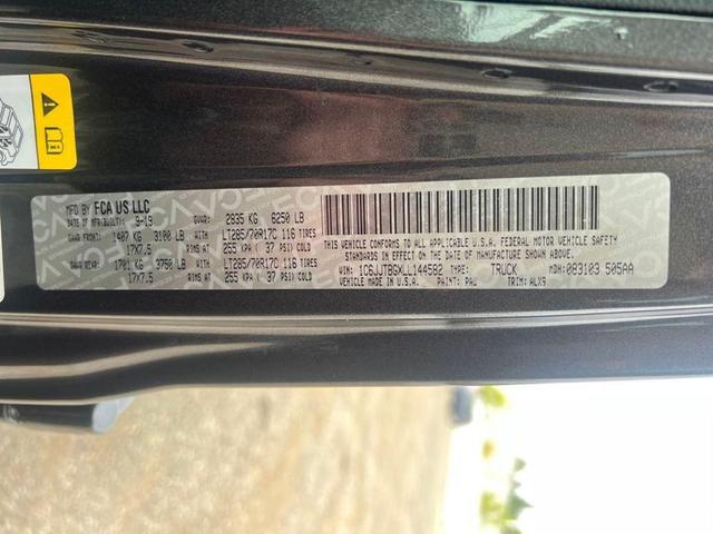 Photo of 2020 Granite Crystal Metallic Clearcoat Jeep Gladiator