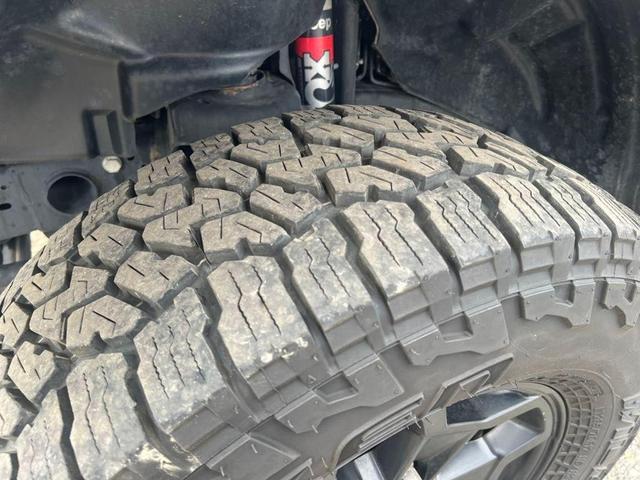 Photo of 2020 Granite Crystal Metallic Clearcoat Jeep Gladiator