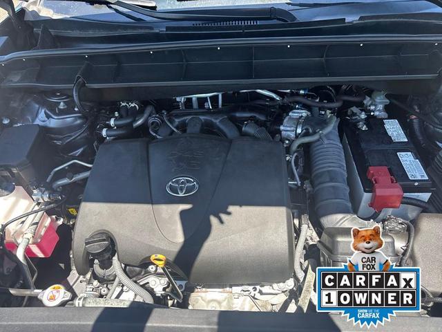 Photo of 2021 Gray Toyota Highlander