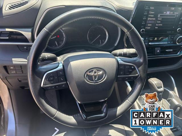 Photo of 2021 Gray Toyota Highlander