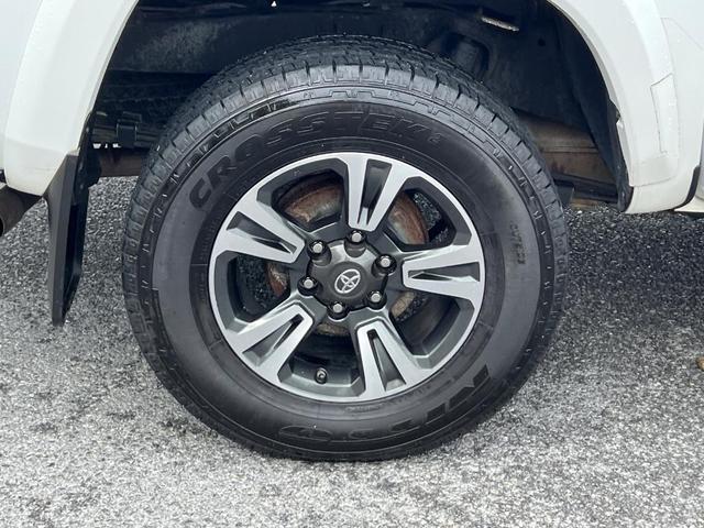 Photo of 2019 Super White Toyota Tacoma