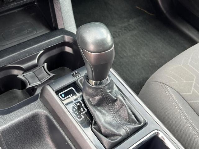 Photo of 2019 Super White Toyota Tacoma