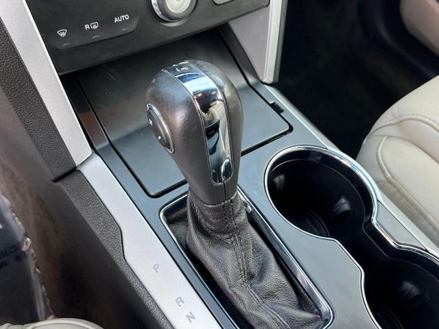 Photo of 2015 Ingot Silver Ford Explorer