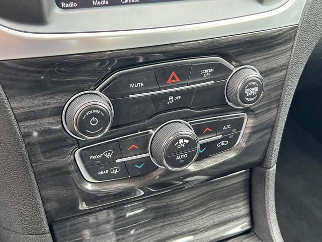 Photo of 2019 Maximum Steel Metallic Chrysler 300