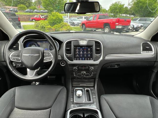 Photo of 2019 Maximum Steel Metallic Chrysler 300