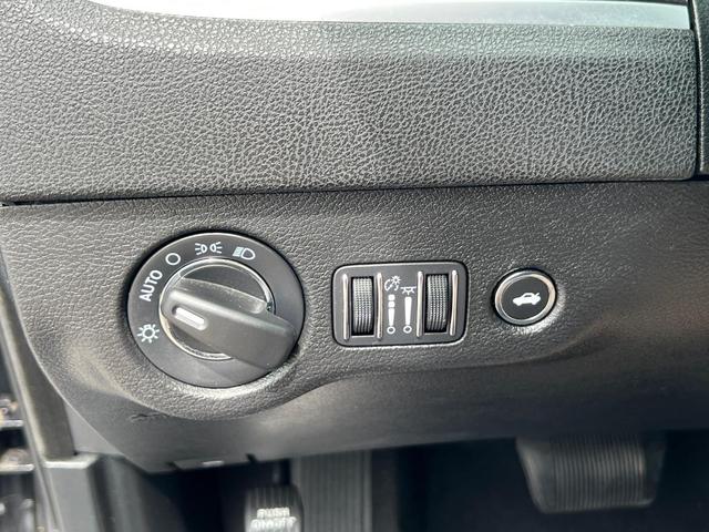 Photo of 2019 Maximum Steel Metallic Chrysler 300