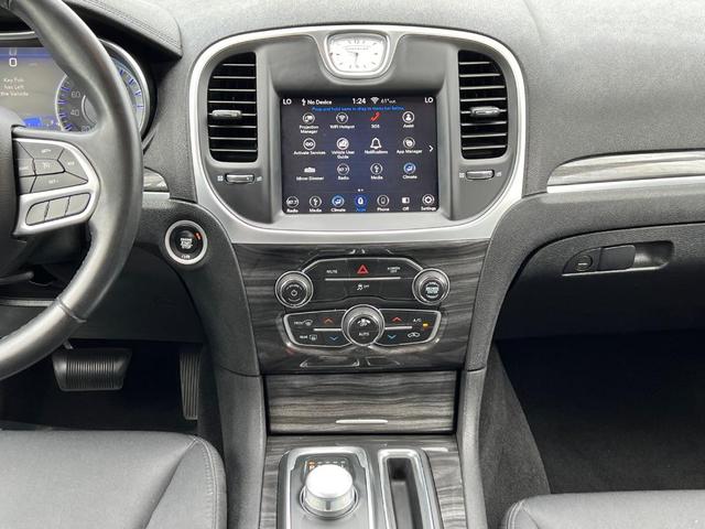 Photo of 2019 Maximum Steel Metallic Chrysler 300