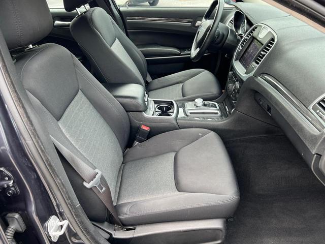 Photo of 2019 Maximum Steel Metallic Chrysler 300