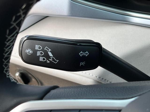 Photo of 2025 Deep Black Pearl Effect Volkswagen Taos