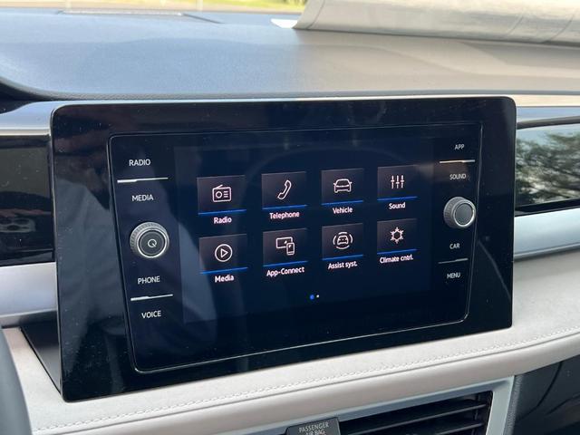 Photo of 2025 Deep Black Pearl Effect Volkswagen Taos