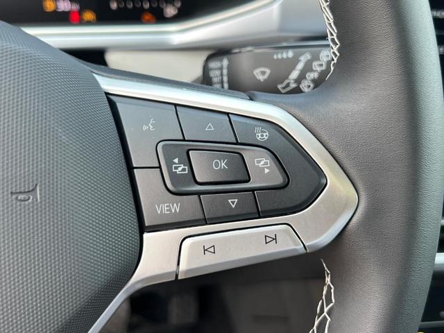 Photo of 2025 Deep Black Pearl Effect Volkswagen Taos