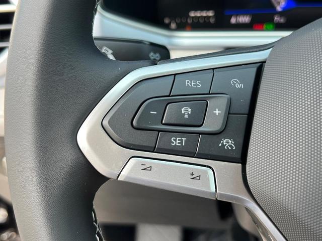 Photo of 2025 Deep Black Pearl Effect Volkswagen Taos