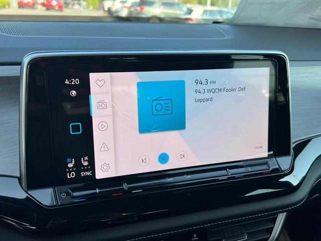 Photo of 2026 Opal White Pearl Volkswagen Atlas Cross Sport