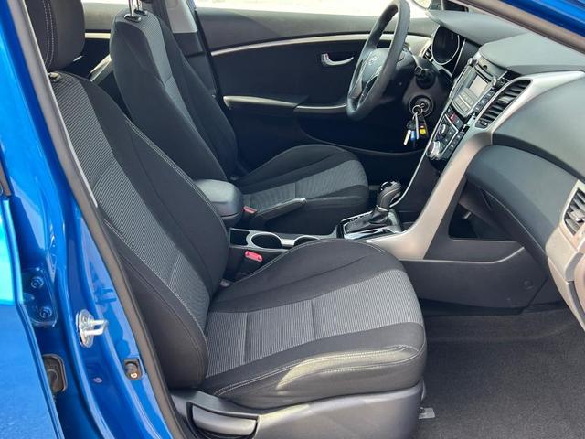 Photo of 2017 Electric Blue Metallic Hyundai Elantra GT