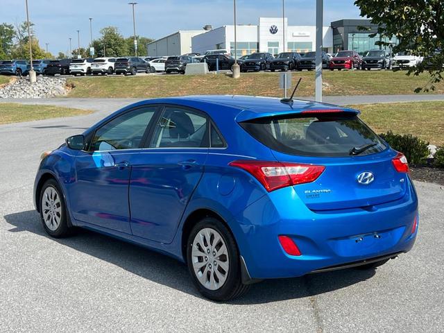 Photo of 2017 Electric Blue Metallic Hyundai Elantra GT