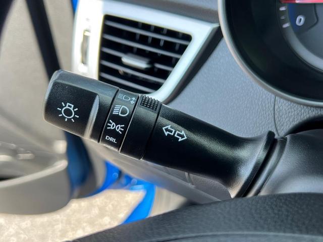 Photo of 2017 Electric Blue Metallic Hyundai Elantra GT