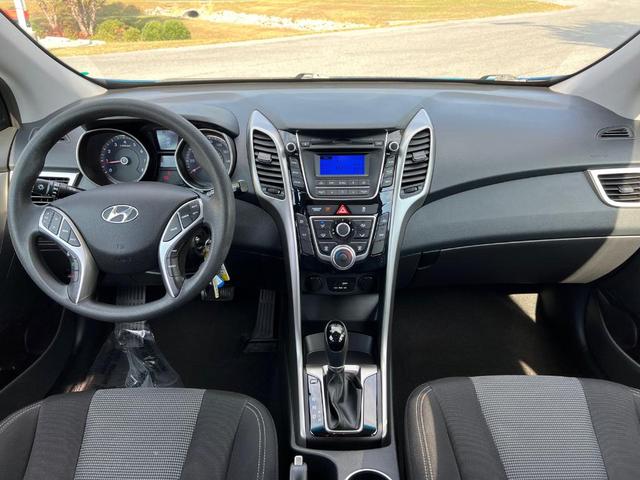Photo of 2017 Electric Blue Metallic Hyundai Elantra GT