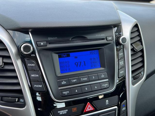 Photo of 2017 Electric Blue Metallic Hyundai Elantra GT