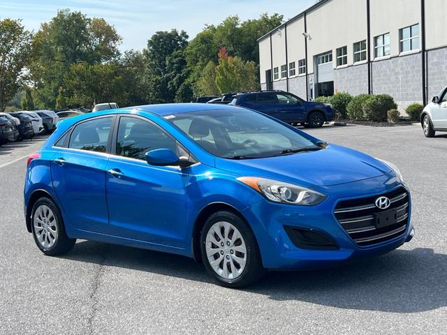 Photo of 2017 Electric Blue Metallic Hyundai Elantra GT