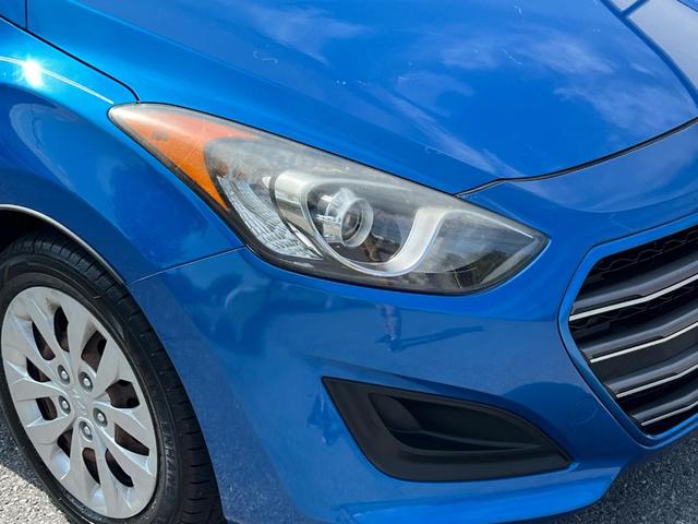 Photo of 2017 Electric Blue Metallic Hyundai Elantra GT