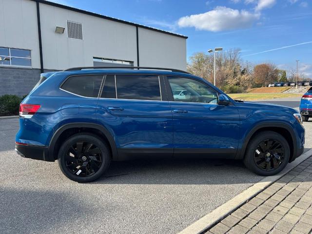Photo of 2025 Mountain  Lake Blue Volkswagen Atlas