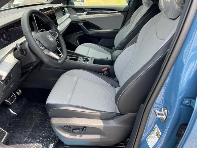 Photo of 2025 Monterey Blue Pearl Volkswagen Tiguan