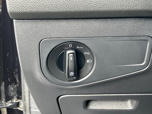 Photo of 2018 Deep Black Pearl Effect Volkswagen Tiguan