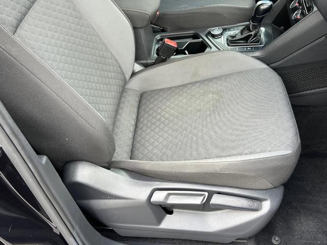 Photo of 2018 Deep Black Pearl Effect Volkswagen Tiguan