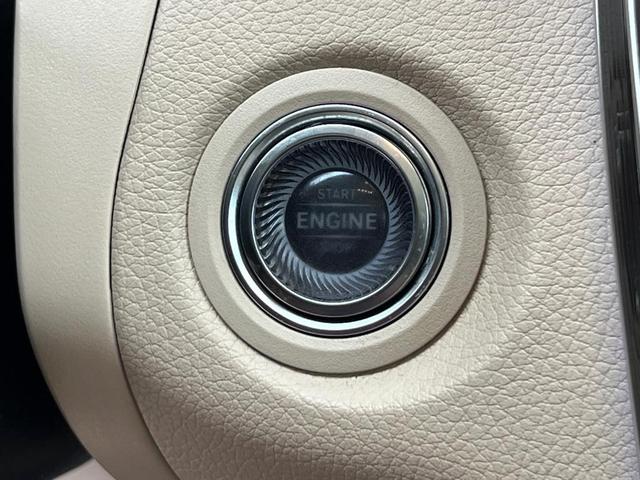 Photo of 2021 White Mercedes-Benz GLC 300