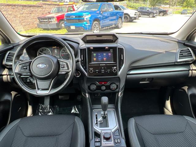 Photo of 2024 Ice Silver Metallic Subaru Forester