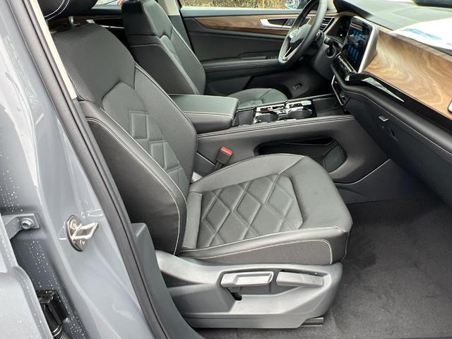 Photo of 2025 Pure Gray Volkswagen Atlas