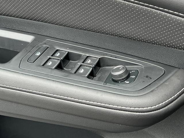 Photo of 2025 Pure Gray Volkswagen Atlas