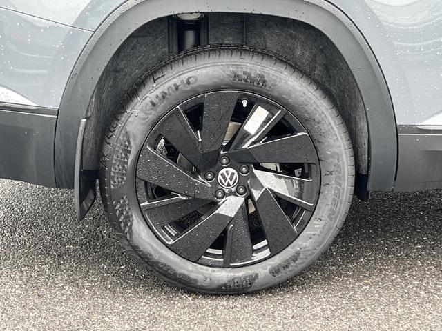 Photo of 2025 Pure Gray Volkswagen Atlas