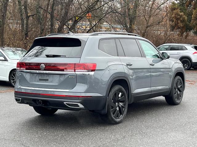 Photo of 2025 Pure Gray Volkswagen Atlas