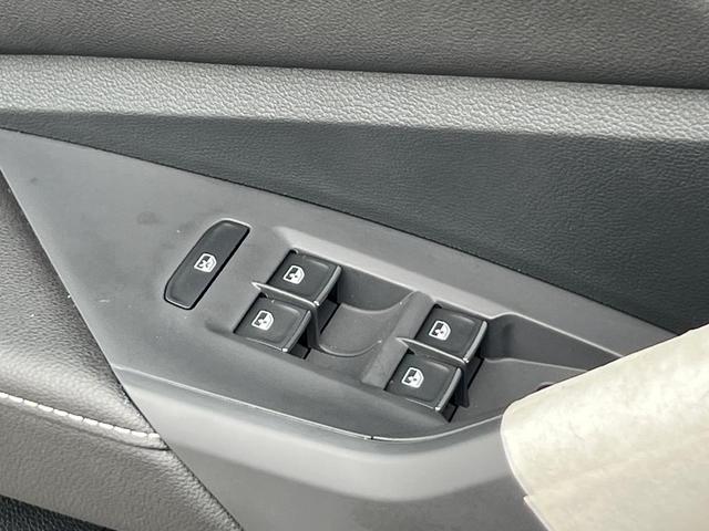 Photo of 2025 Pure White Volkswagen Jetta