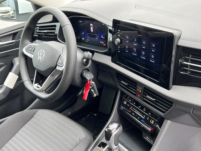 Photo of 2025 Pure White Volkswagen Jetta