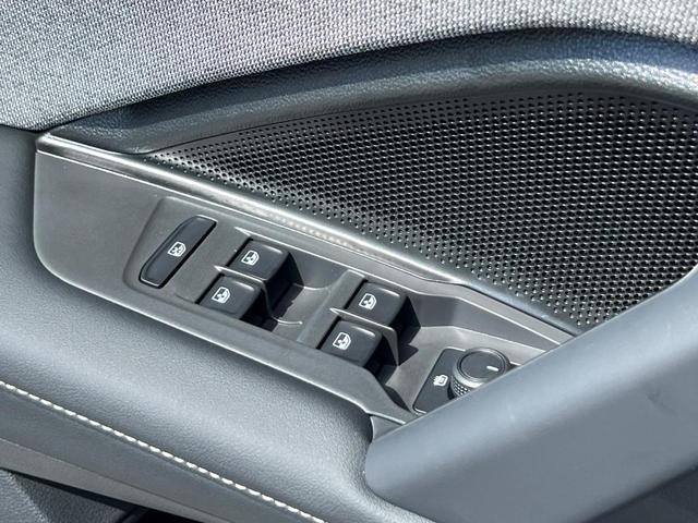 Photo of 2025 Pure White Volkswagen Tiguan