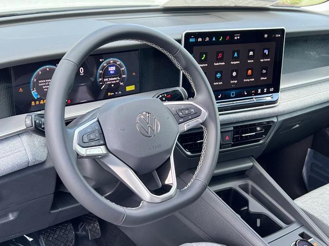 Photo of 2025 Pure White Volkswagen Tiguan