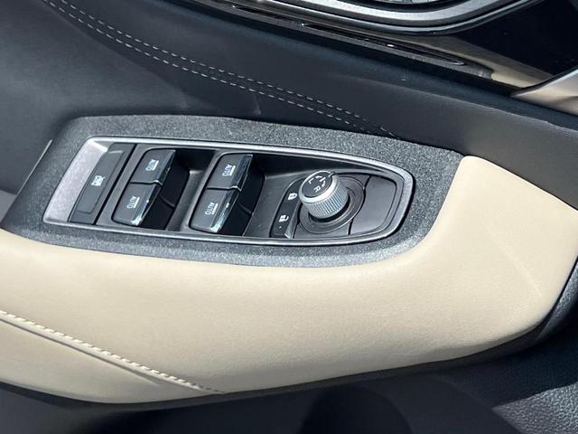 Photo of 2025 Crystal White Subaru Outback
