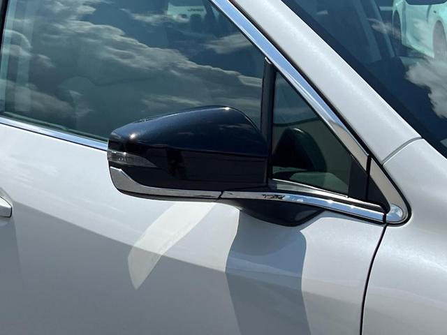 Photo of 2025 Crystal White Subaru Outback