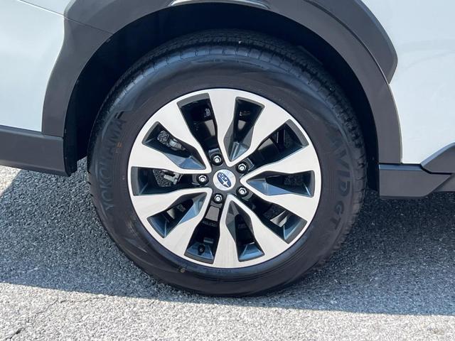 Photo of 2025 Crystal White Subaru Outback