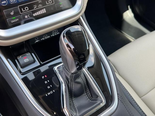 Photo of 2025 Crystal White Subaru Outback