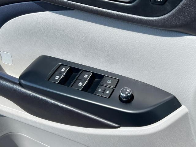 Photo of 2016 Predawn Gray Mica Toyota Highlander