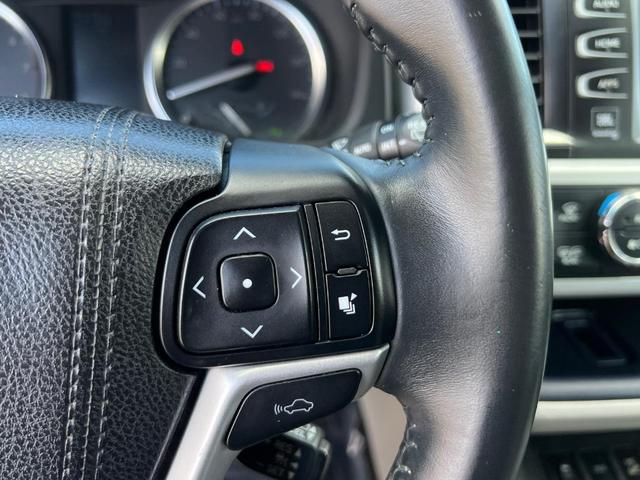 Photo of 2016 Predawn Gray Mica Toyota Highlander