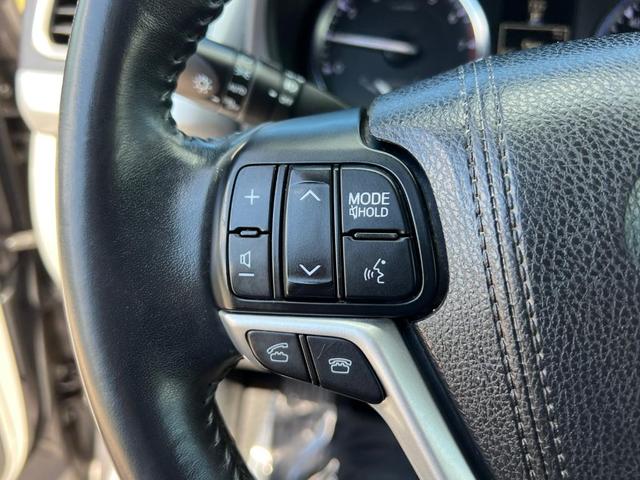 Photo of 2016 Predawn Gray Mica Toyota Highlander